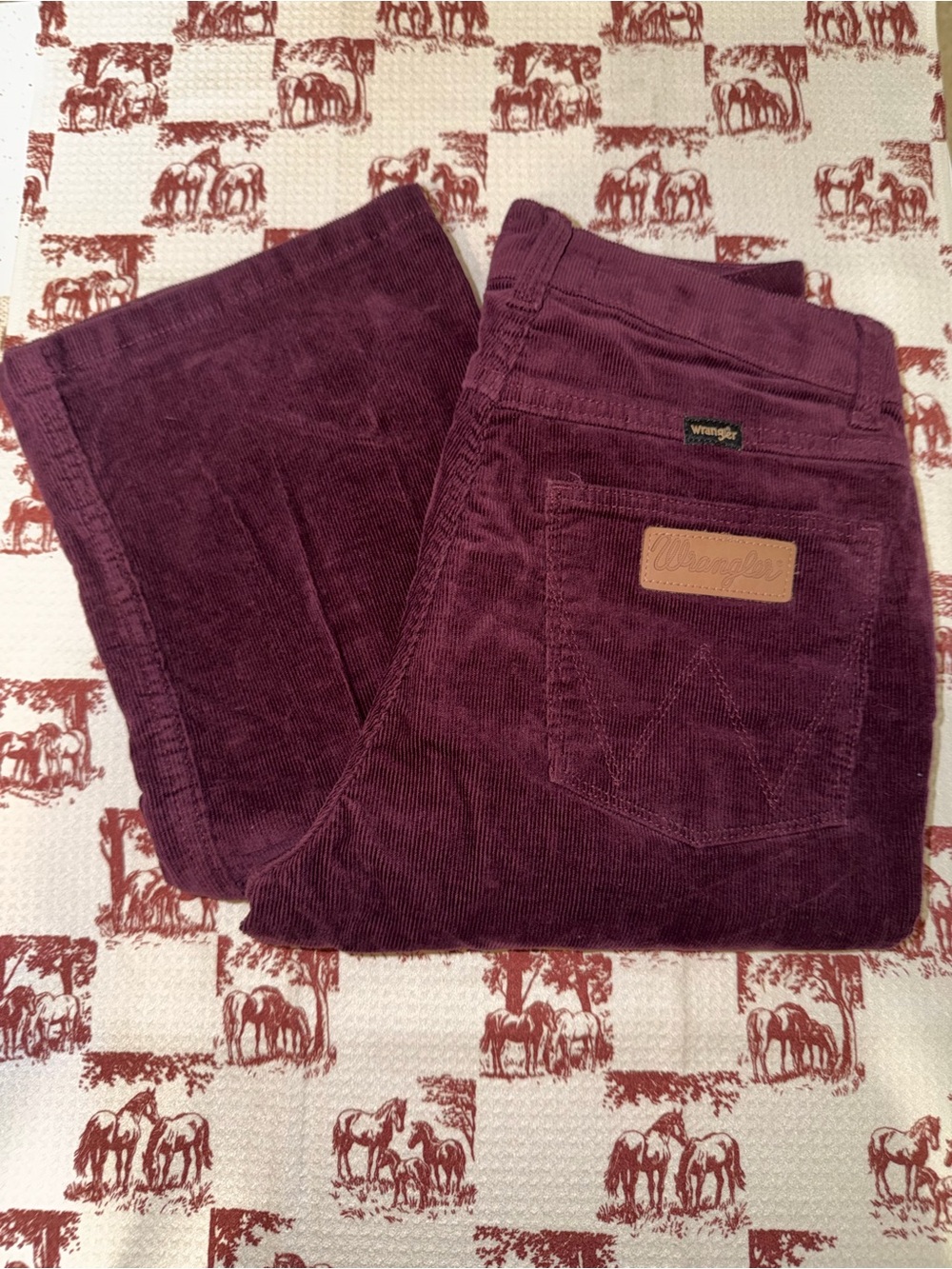 Wrangler High Rise Corduroy Jeans in Wine